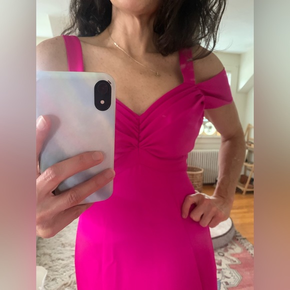 Brand new, never worn fuschia gown, size 0 - Picture 2 of 11